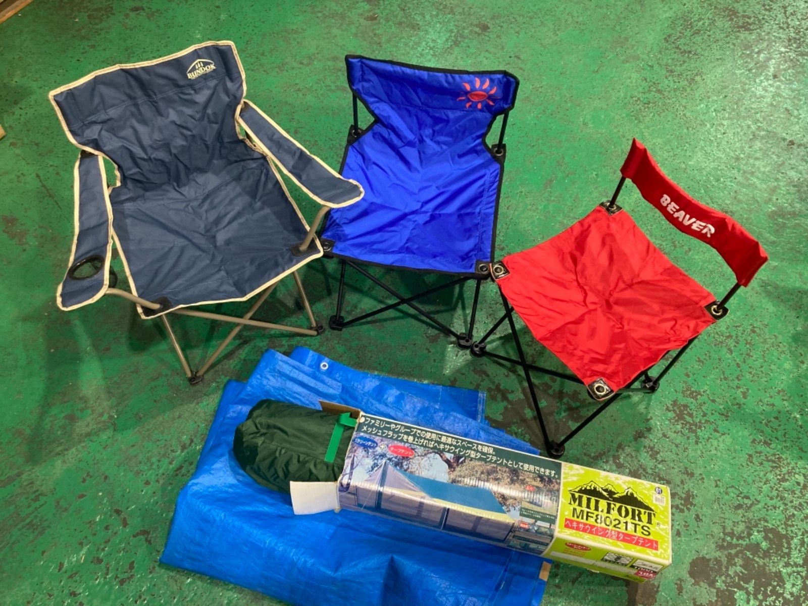 まとめ売り キャンプセット テント・イス３脚・バーベキュー・コンロ・ランタン7点