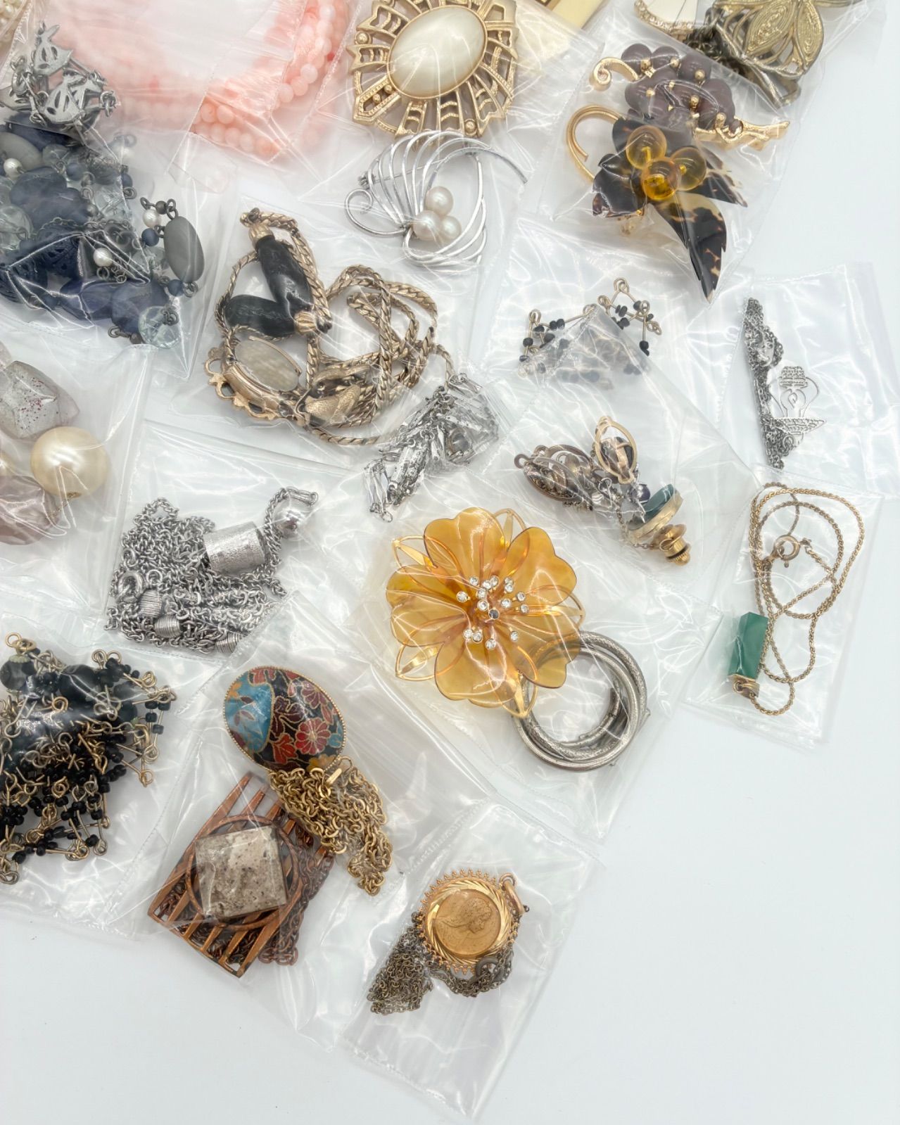 イミテーション アクセサリー まとめ売り - メルカリ