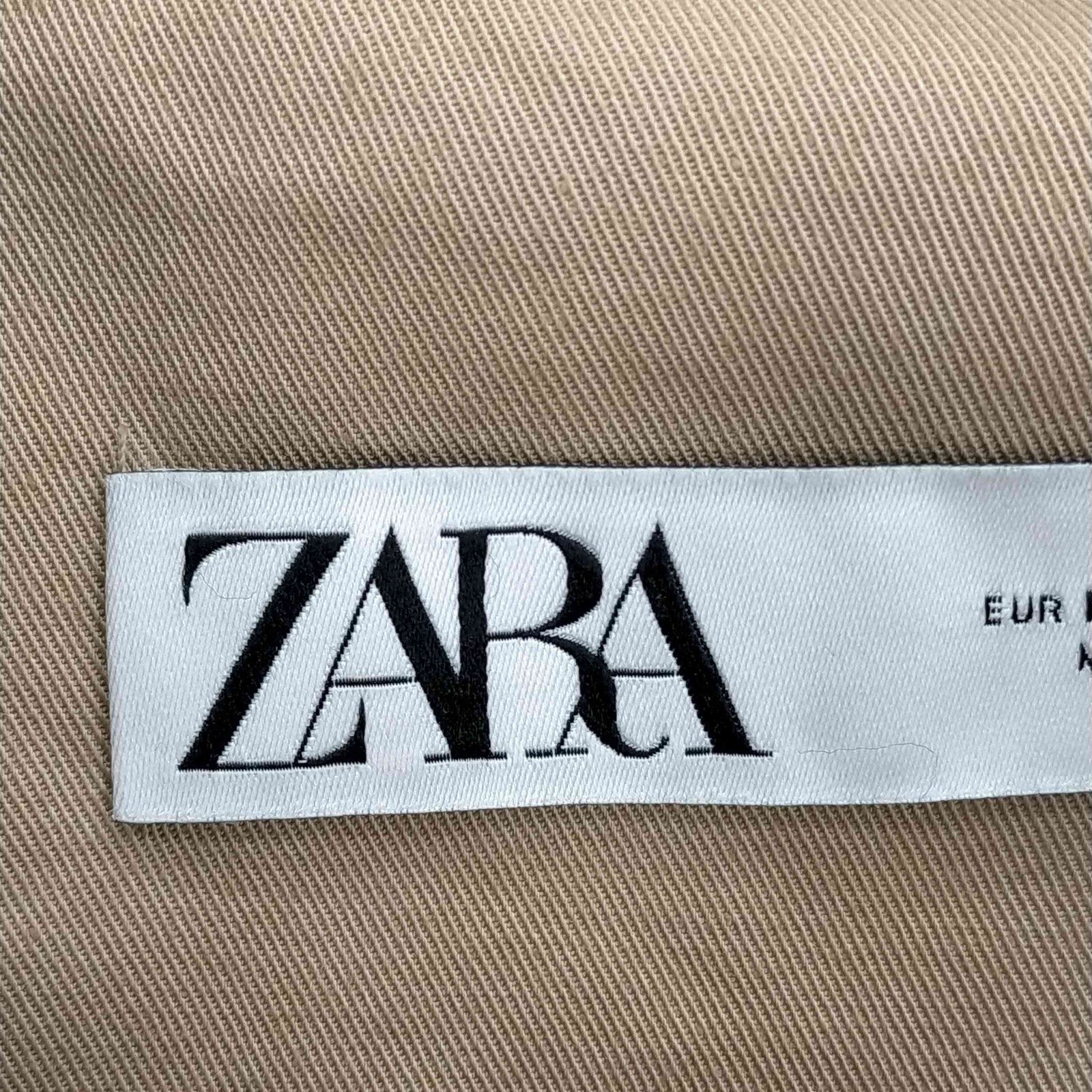 ザラ ZARA OVERSIZED RUNS BIG Buttoned Trench Coat バック