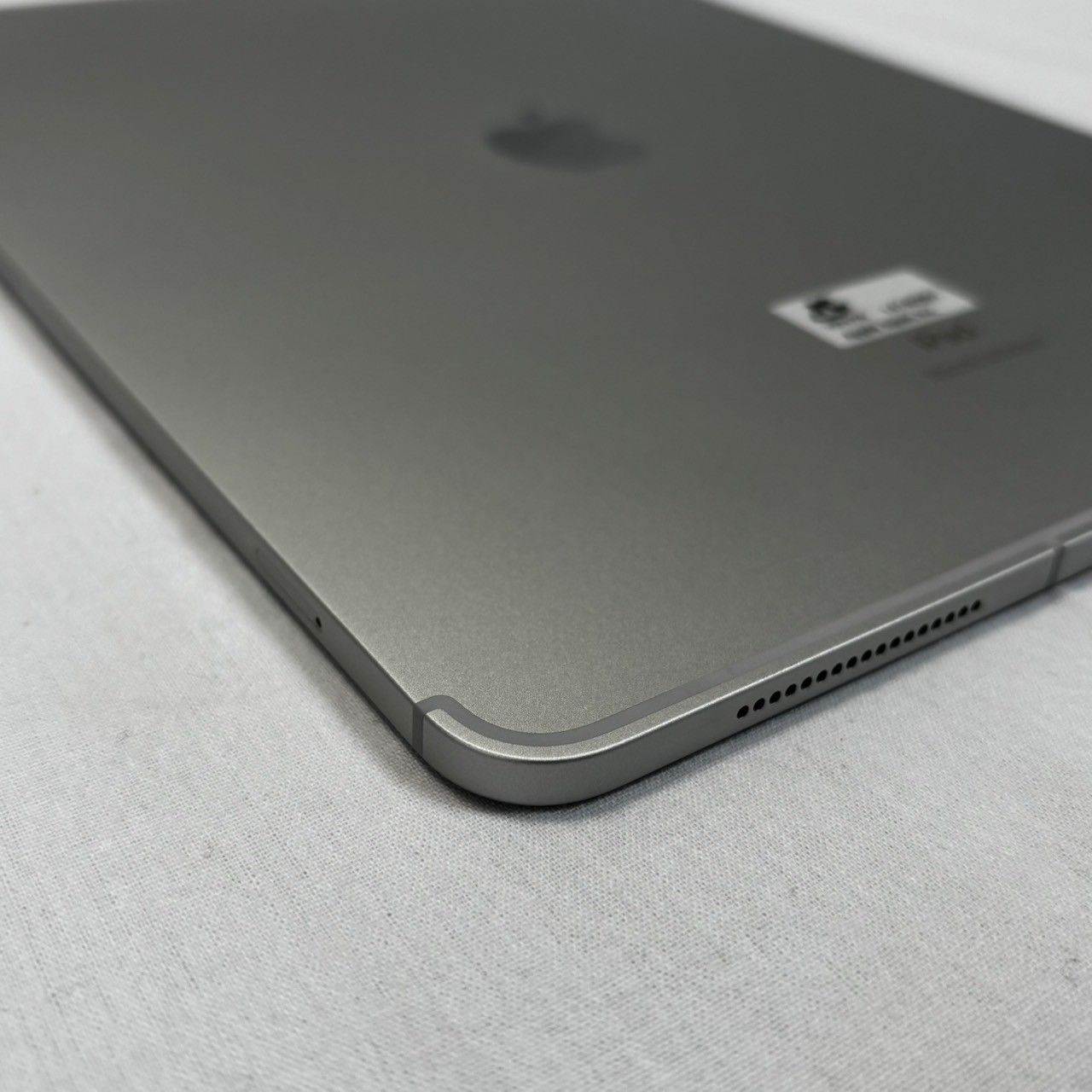 iPad|Pro|12.9インチ|第4世代|128GB|MY3D2J|A|ケース付|SIMロックあり|au|No.716