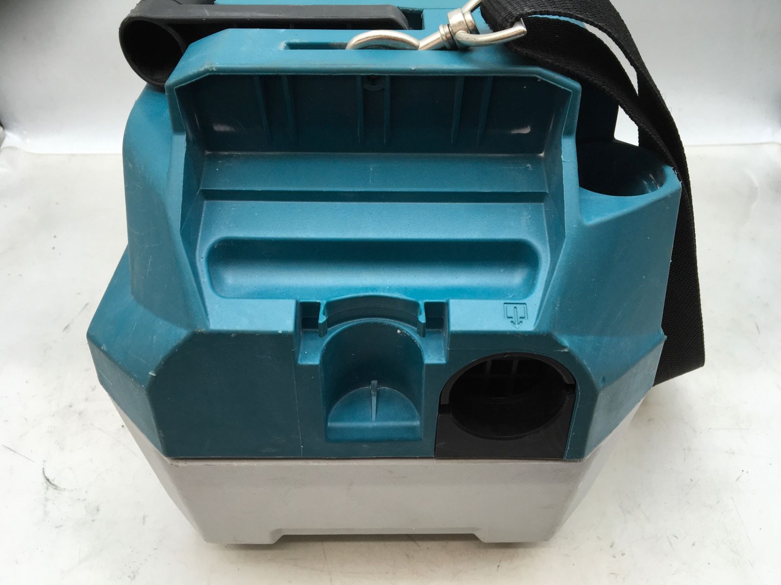 Makita|マキタ 充電式集じん機乾湿両用本体のみ