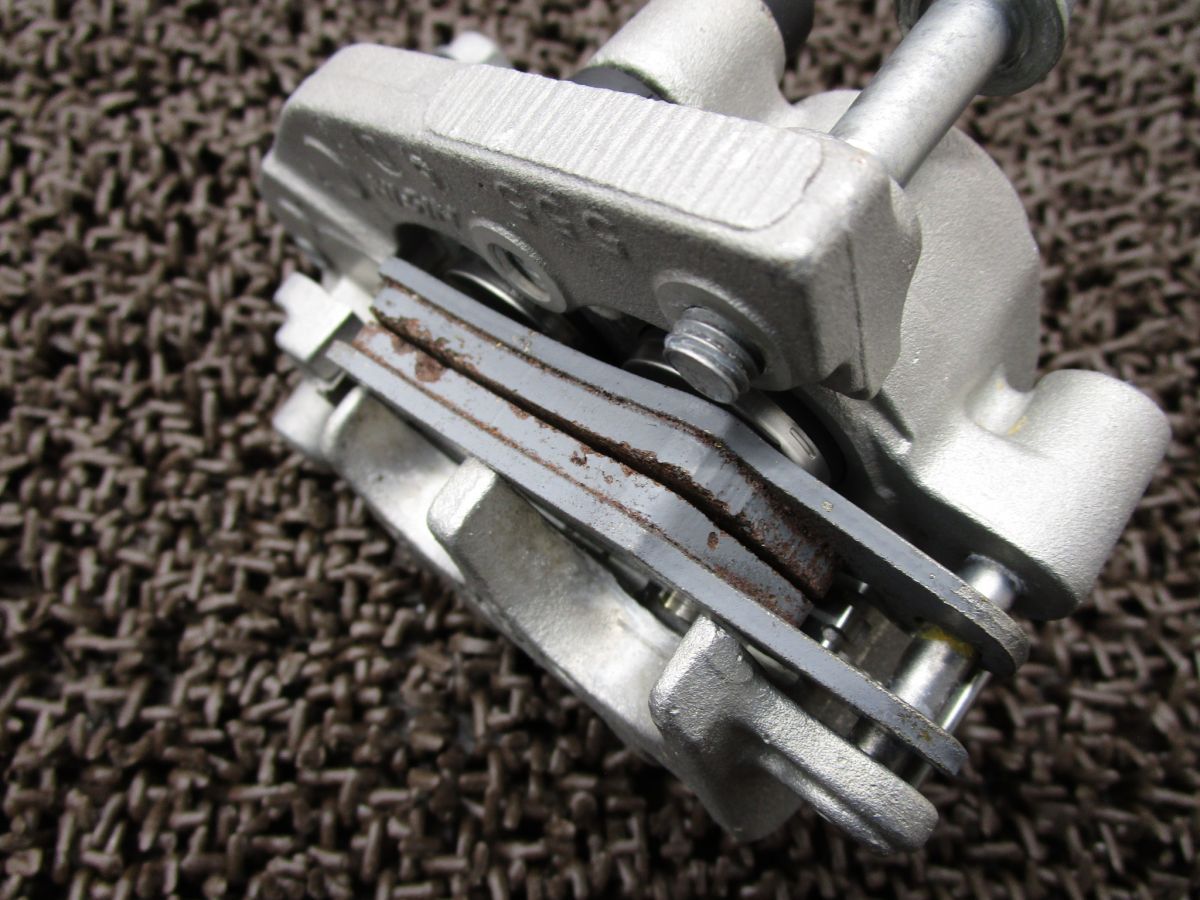 RMX250 フロントキャリパー ●A6399 NISSIN PJ13A スズキ J116