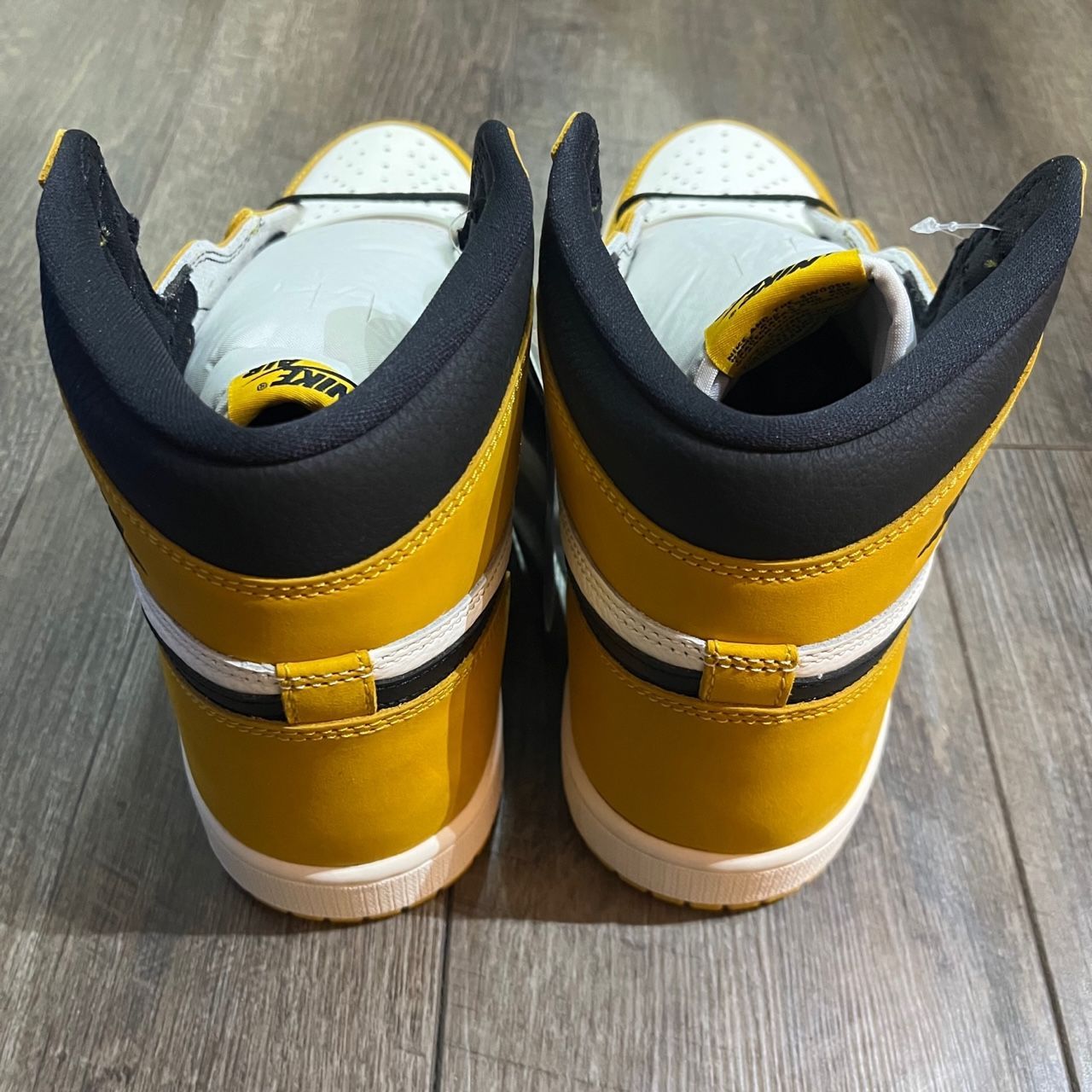 未使用 Nike Air Jordan 1 Retro High OG 