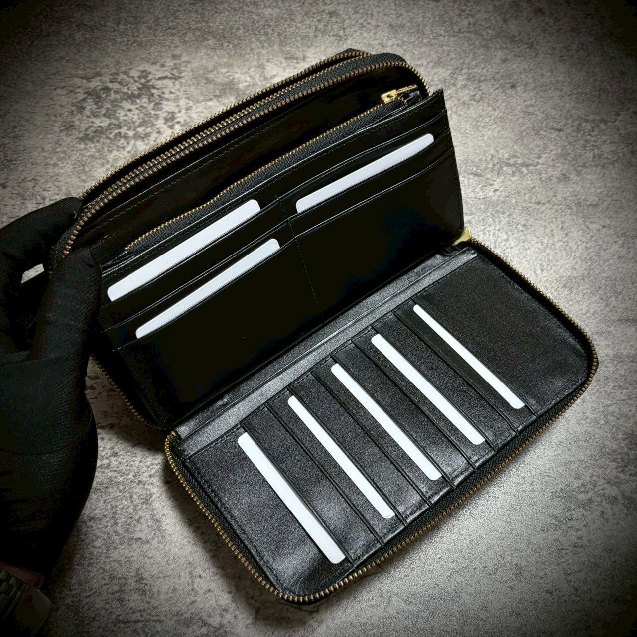 スティングレイ ダブルファスナー　長財布 圧倒的な収納力 スティングレイ ダブルファスナー 長財布 ガルーシャ