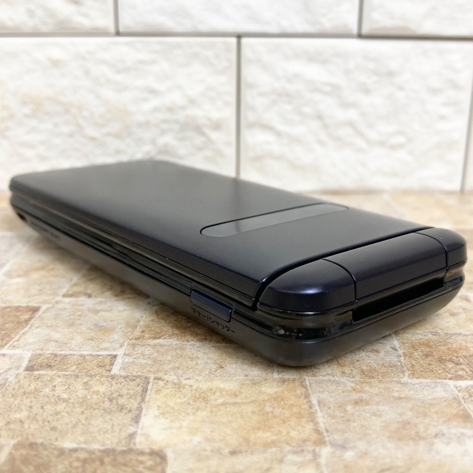 初期化 動作確認済】GRATINA グラティーナ KYF37SKA ネイビーブラック