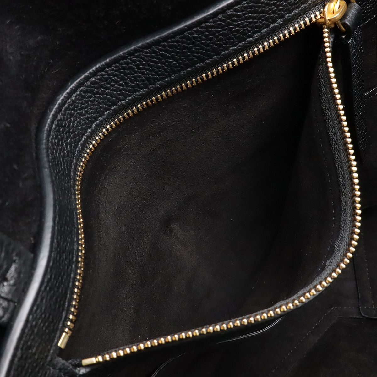 レザー ブラック