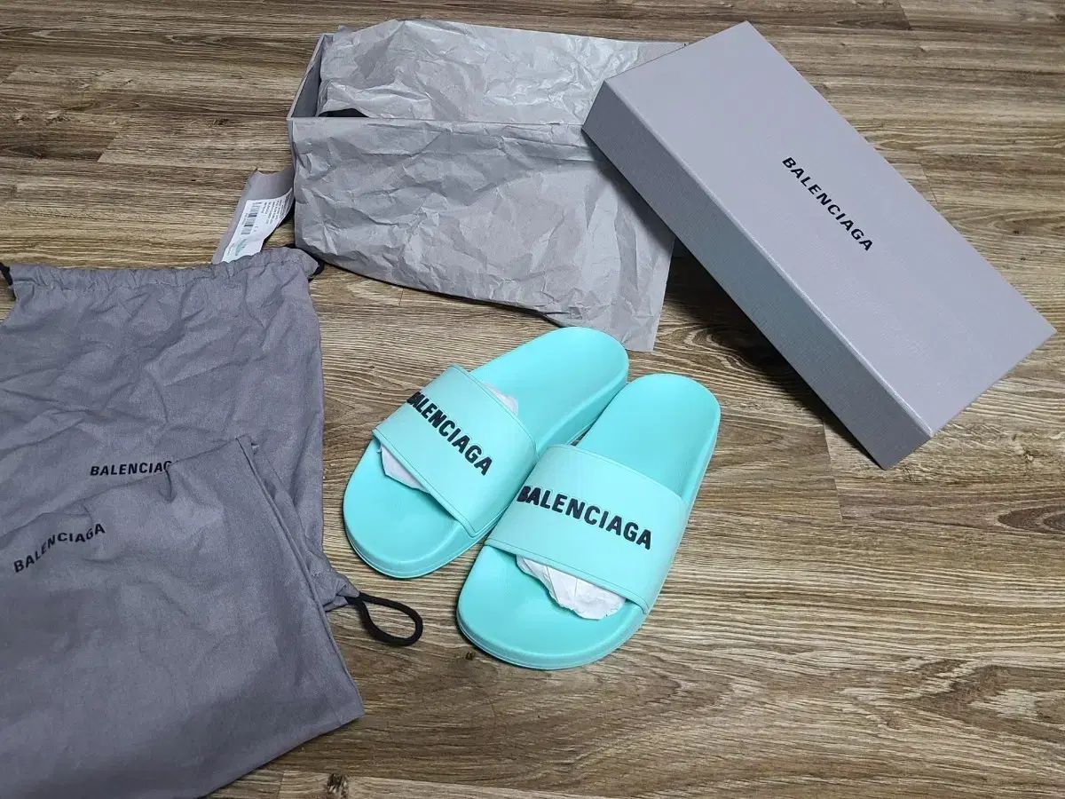 BALENCIAGA サンダル　スリッパ　靴　シューズ 楽天市場】バレンシアガ スリッパの通販
