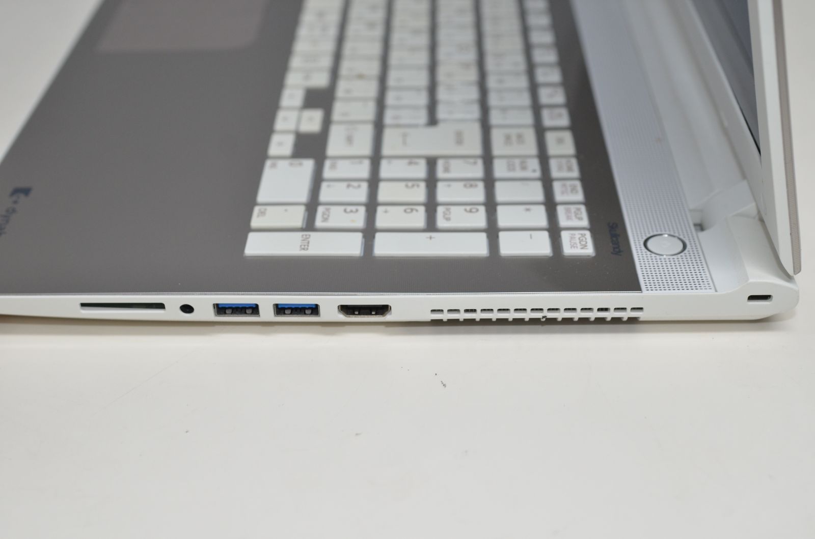 中古ノートパソコン 東芝 T75/UG Windows11+office 爆速SSD512GB core 
