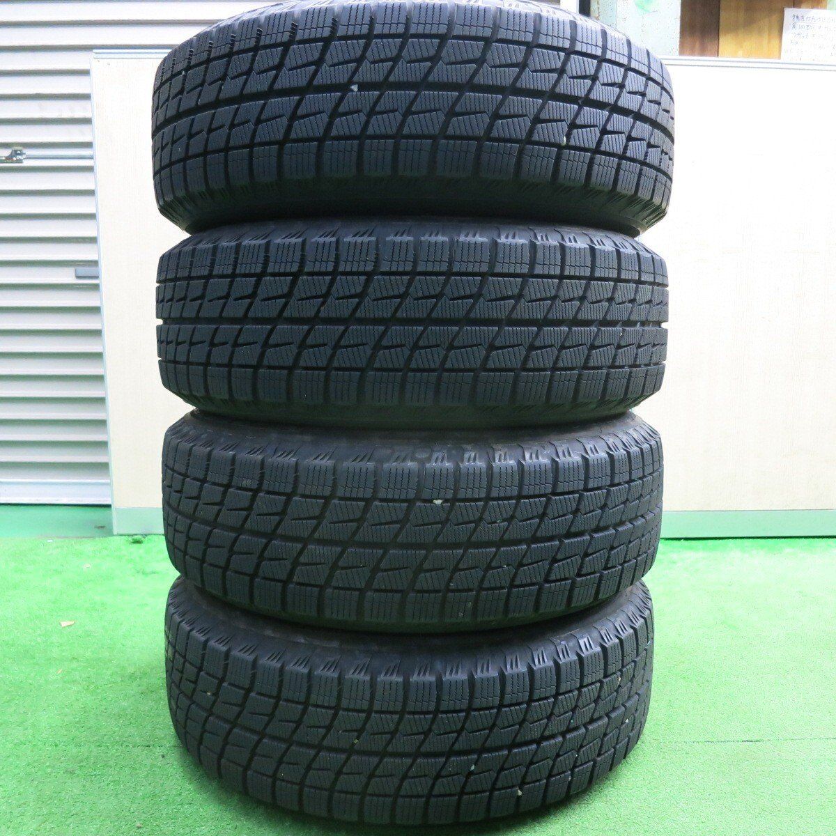 バリ溝195/65R15トヨタイヤスタンドレス