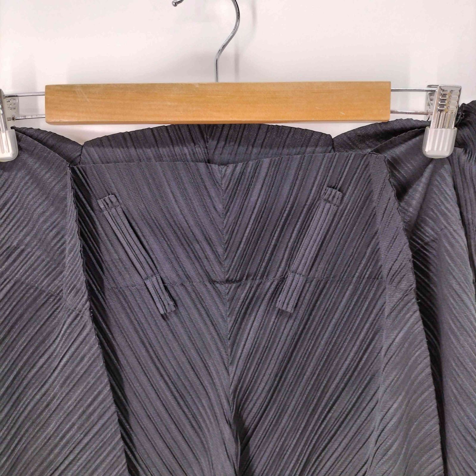 THICKER BOTTOMS 1 – ISSEY MIYAKE ONLINE STORE