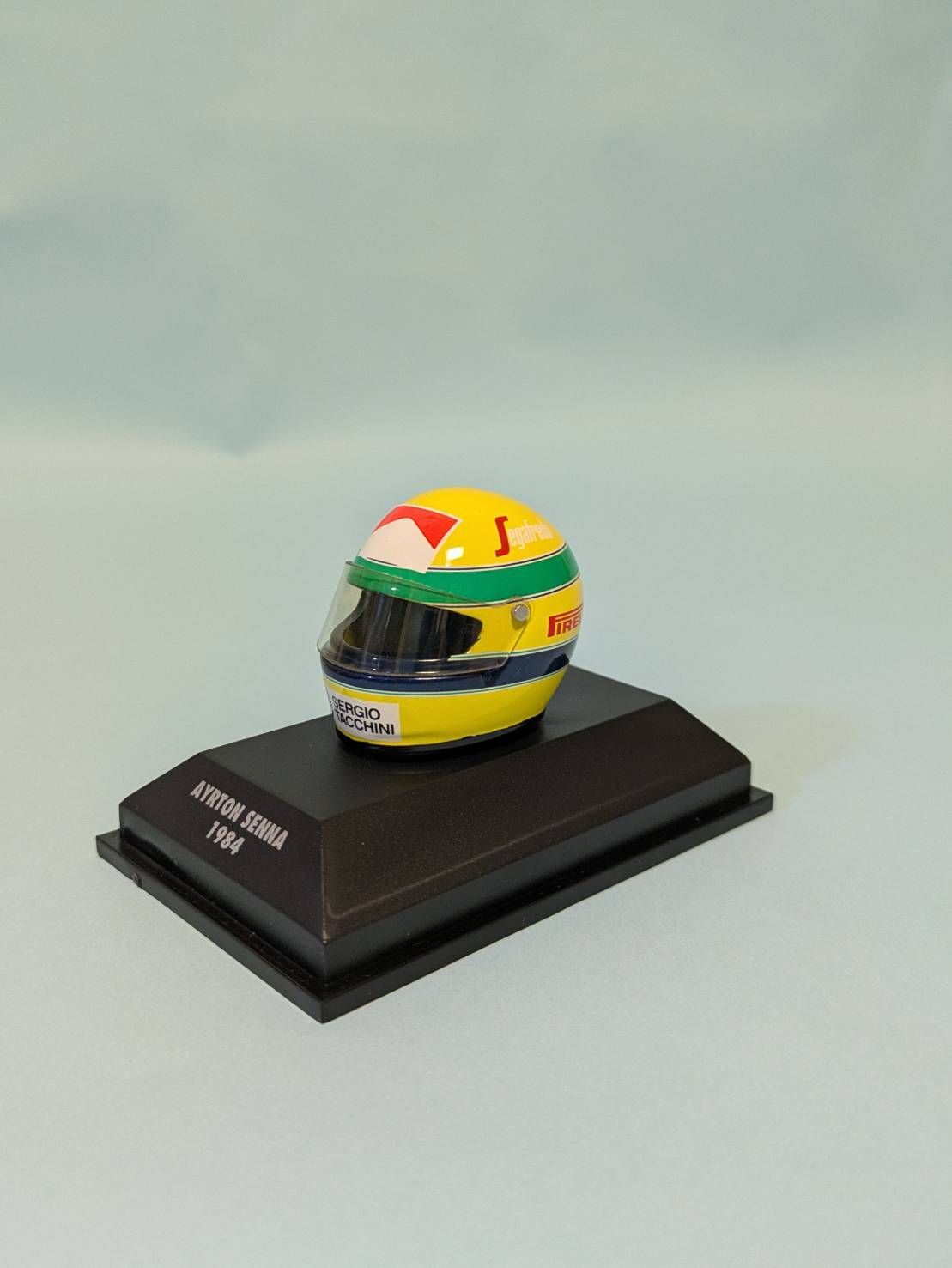ミニチャンプス1/8 アイルトンセナヘルメットコレクション 1984