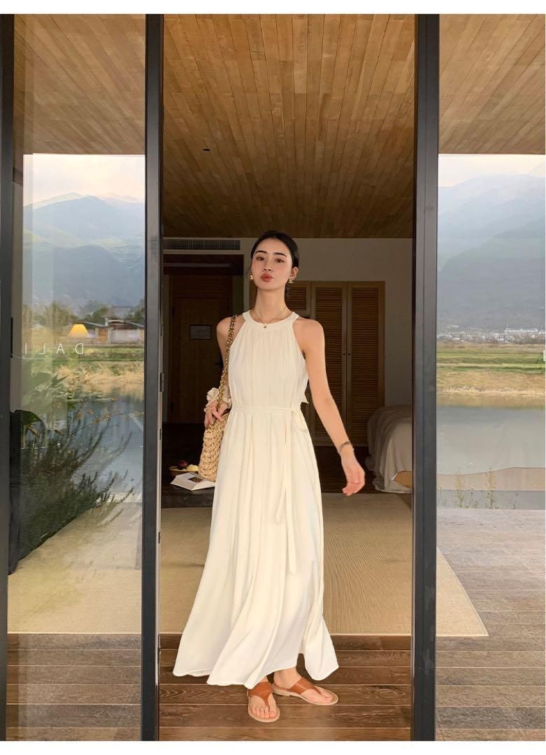 春のフレンチ風ホルターロングワンピース