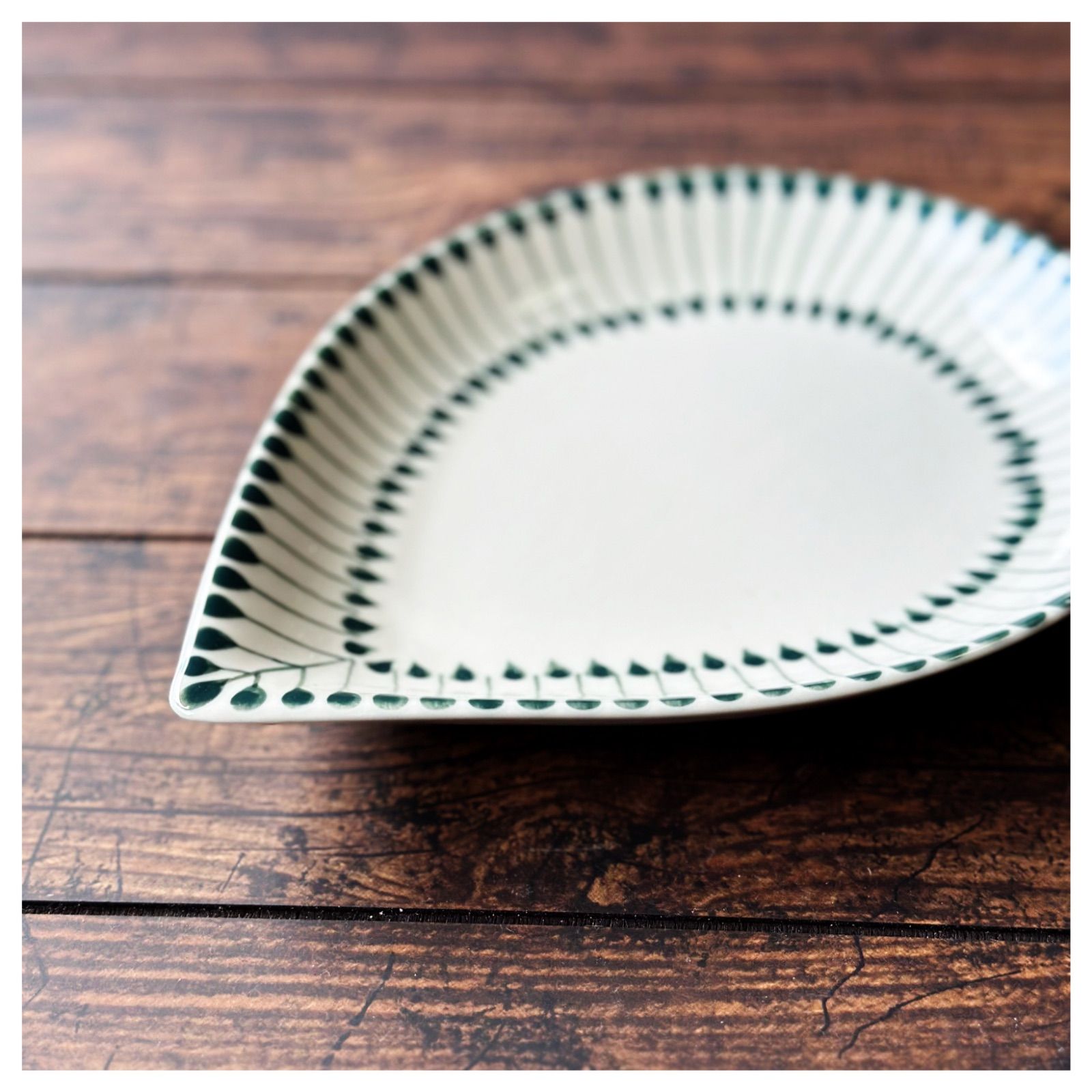 新品 ベトナムのバッチャン焼き 雫型のプレート - メルカリ