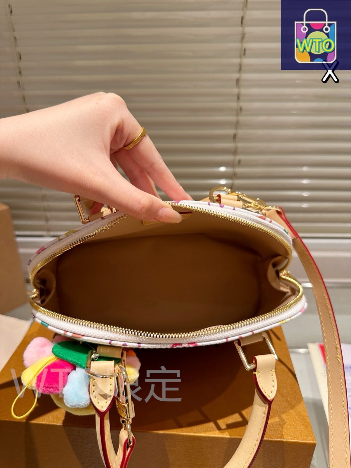【ヴィンテージ】Rank:B☆Louis Vuitton アルマ BB トートバッグ 今日特価】LV x Takashi Murakami Alma BB Epi Leather Bag ルイ
