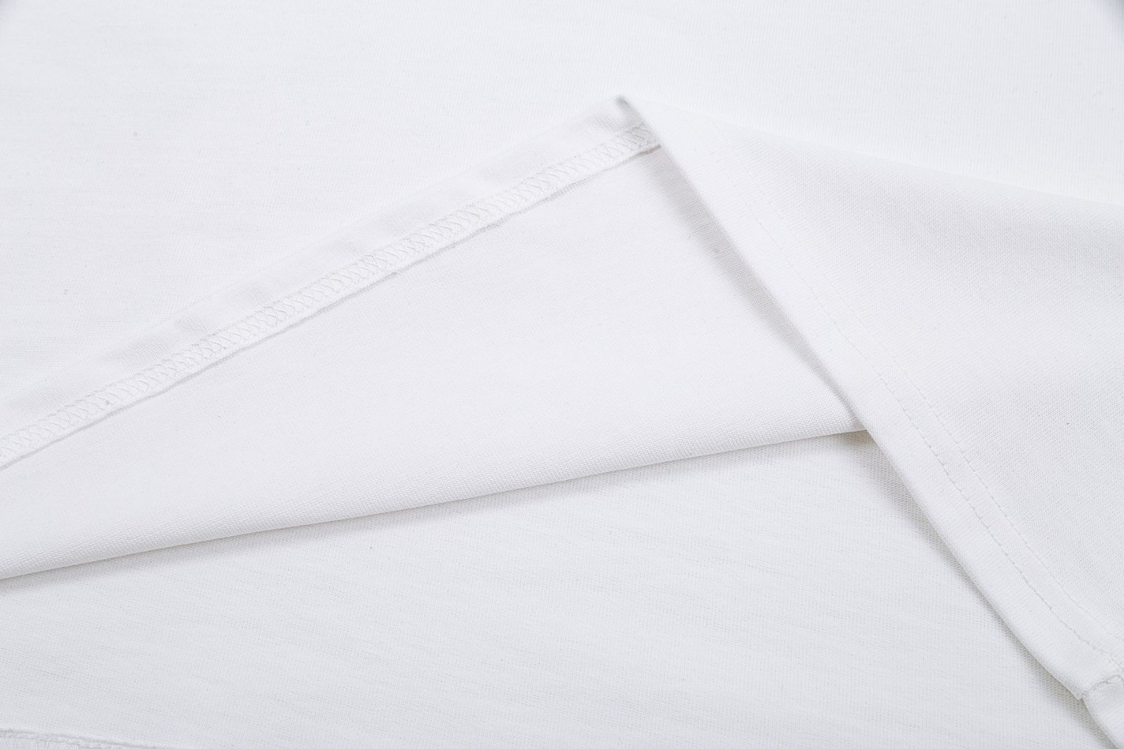 Vuitton モノグラムクローバーTシャツ