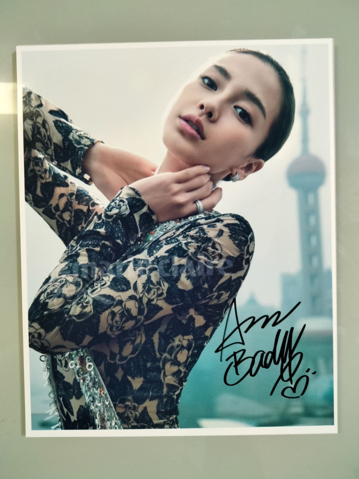 アンジェラ・ベイビー直筆サイン入り超 大型写真…Angelababy