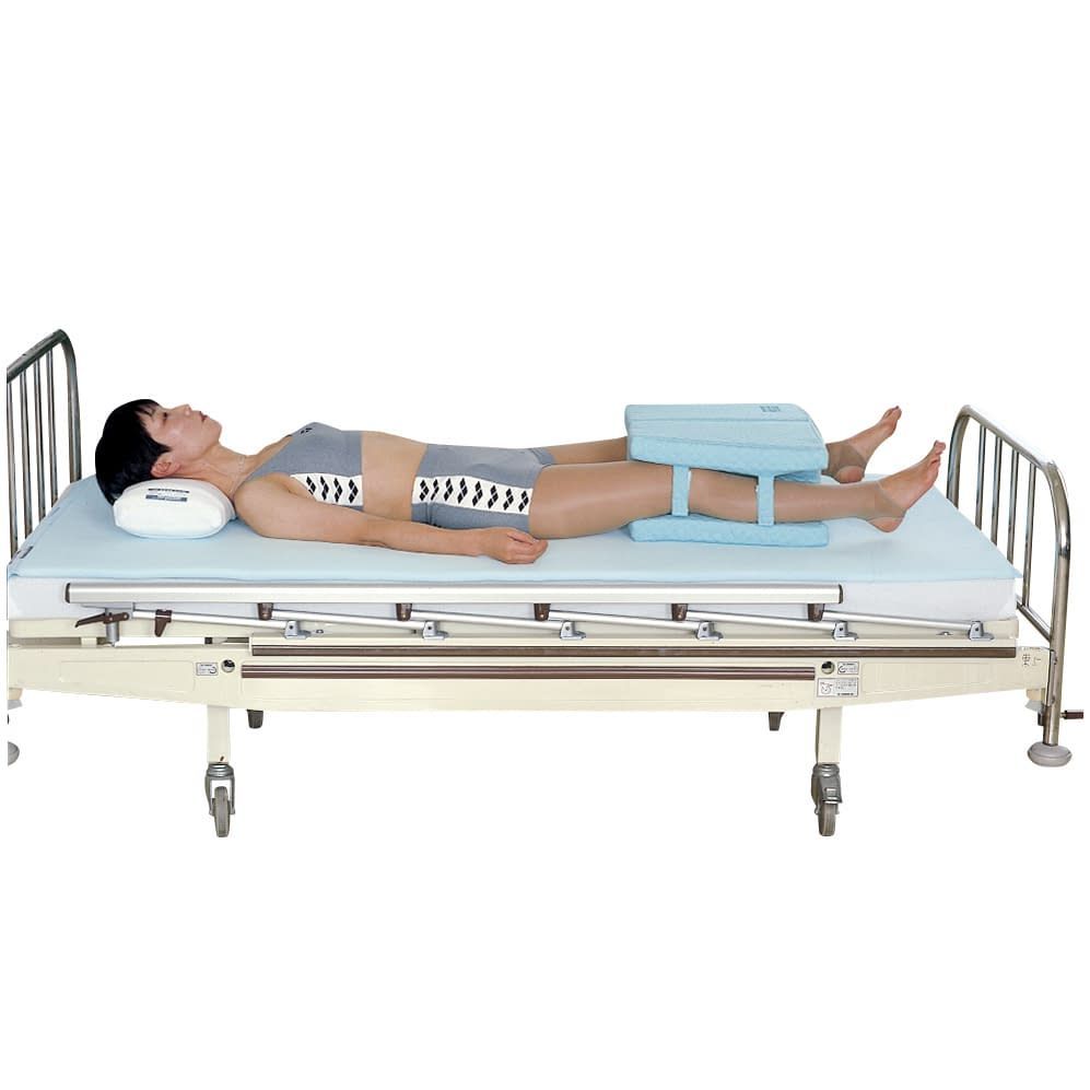 クッション　その他(クッション) ブレスクッション　腹臥位胸枕 BC-701 看護用品研究所 取寄品 JAN 4560182840598　介護福祉用具 ブレスクッション(三角枕) 術中保護クッション 24-4324-01 看護用品