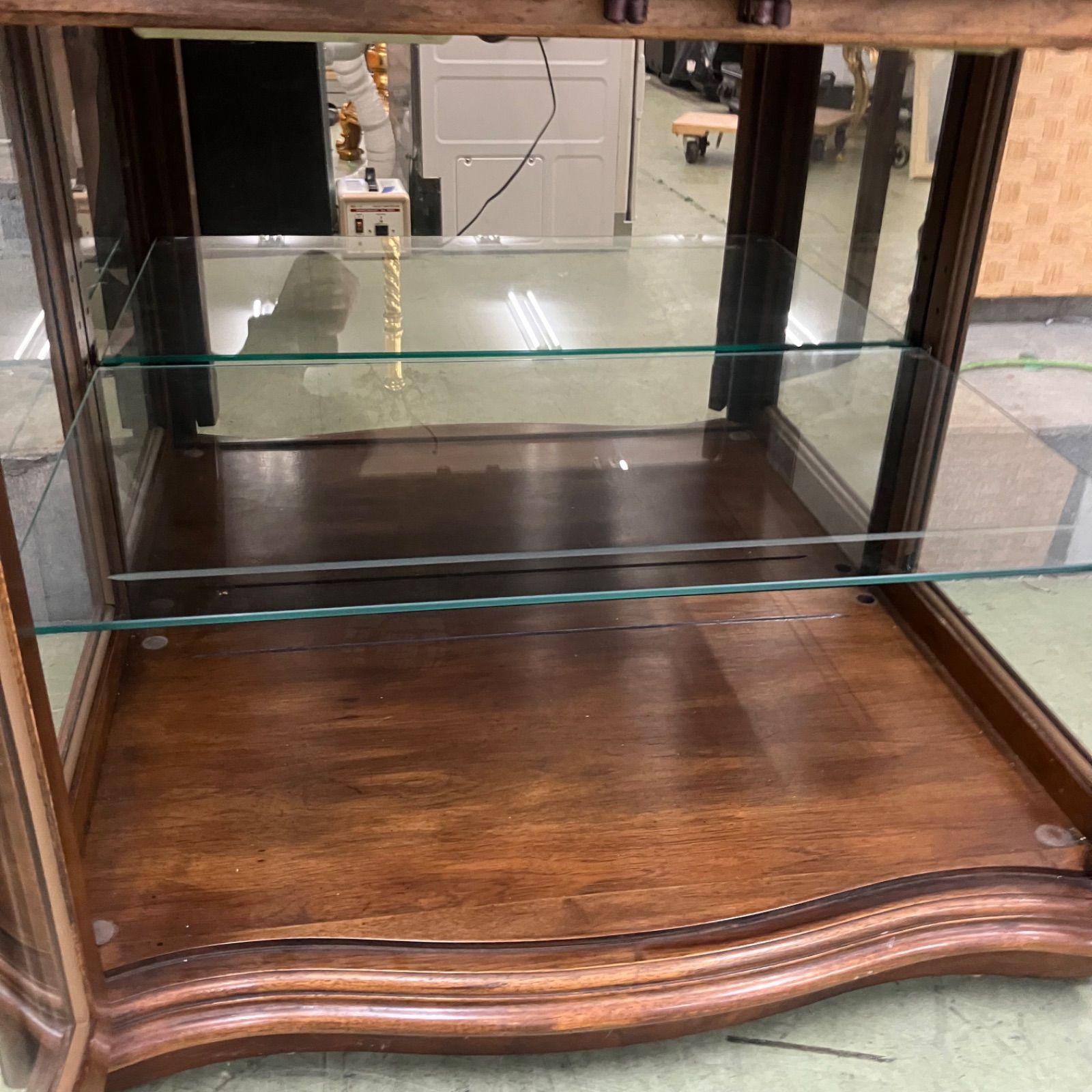 美品！DREXEL 約300万円 Grand Villa 飾り棚 ドレクセル 美品！DREXEL 約300万円 Grand Villa 飾り棚 ドレクセル - メルカリ