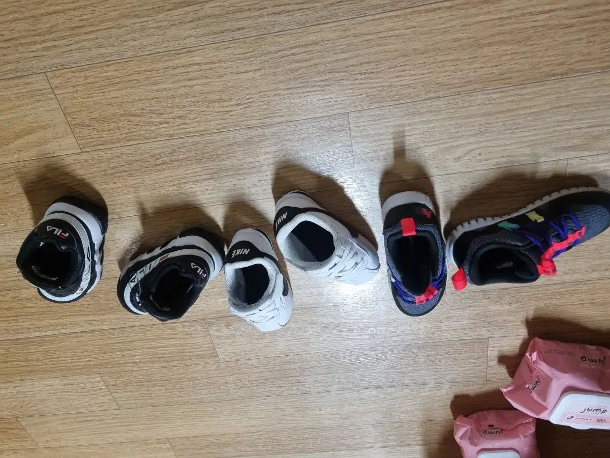 ニューバランス|NIKE|フィラ