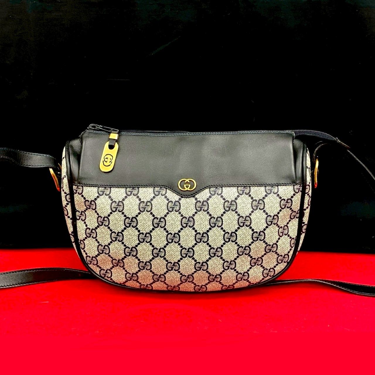 オールドグッチ GUCCI ネイビー レザー ハンドバッグ　GG柄　本革 GUCCI グッチ トートバッグ ファスナー付 GG柄 レディース