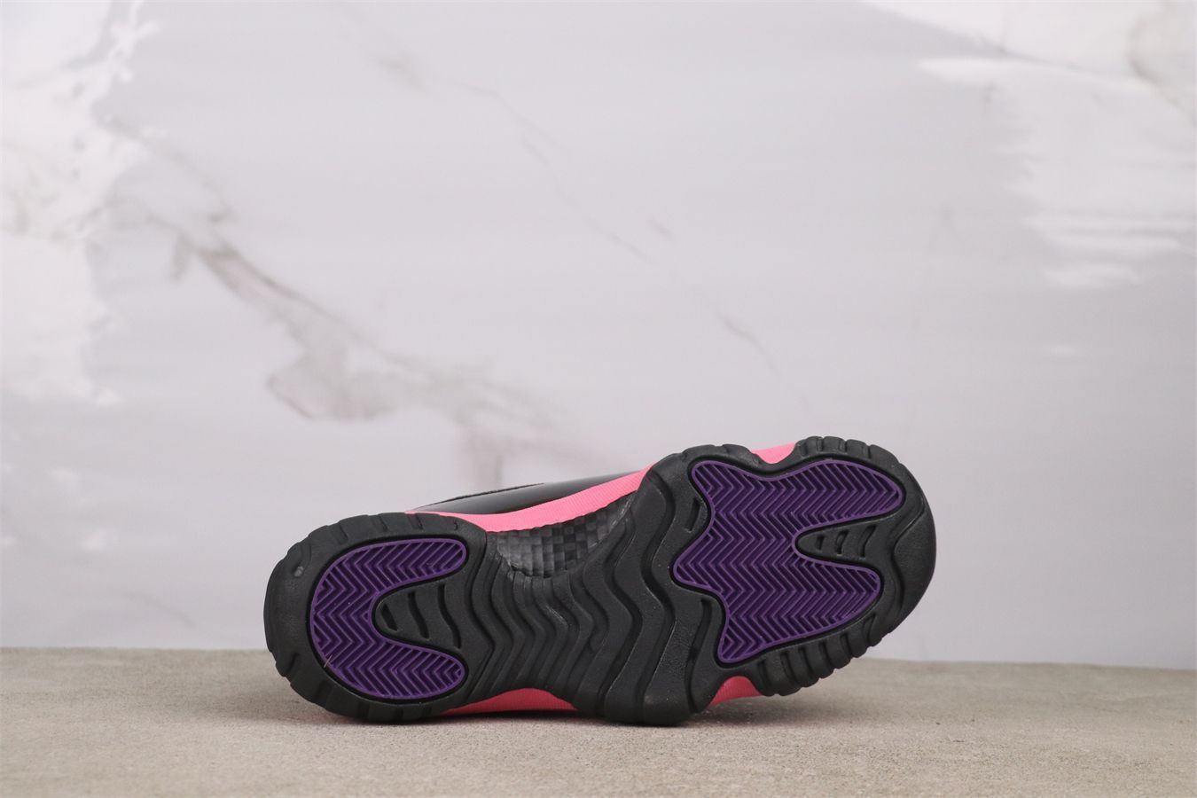 エアジョーダン12 ブラック ピンク Girls' Air Jordan 12 Retro 'Black & Deadly Pink' Release