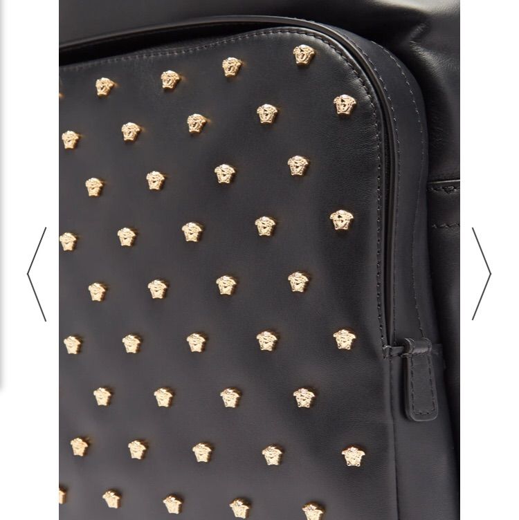 VERSACE メドゥーサスタッズ レザーバックパック - メルカリ