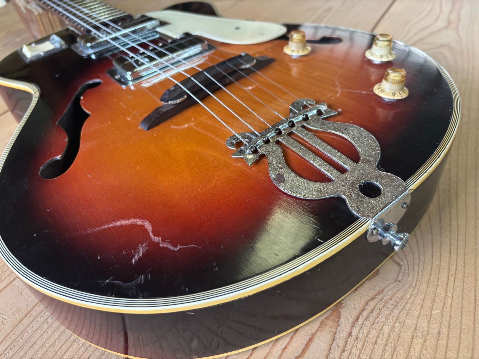 Demian フルアコタイプギター Fujigenフジゲン 小さめボディ 日本製