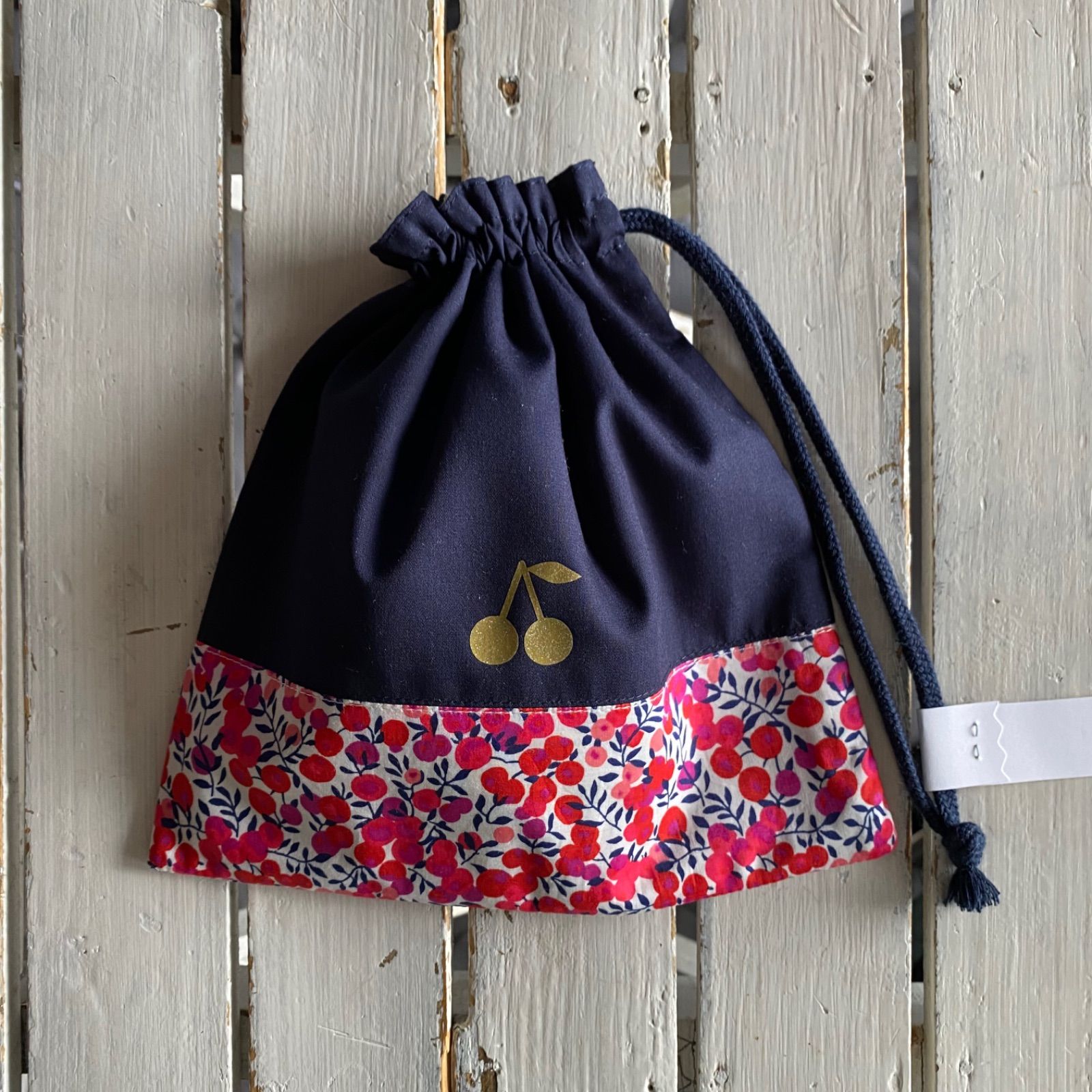 さくらんぼワッペンの巾着袋 ハンドメイド