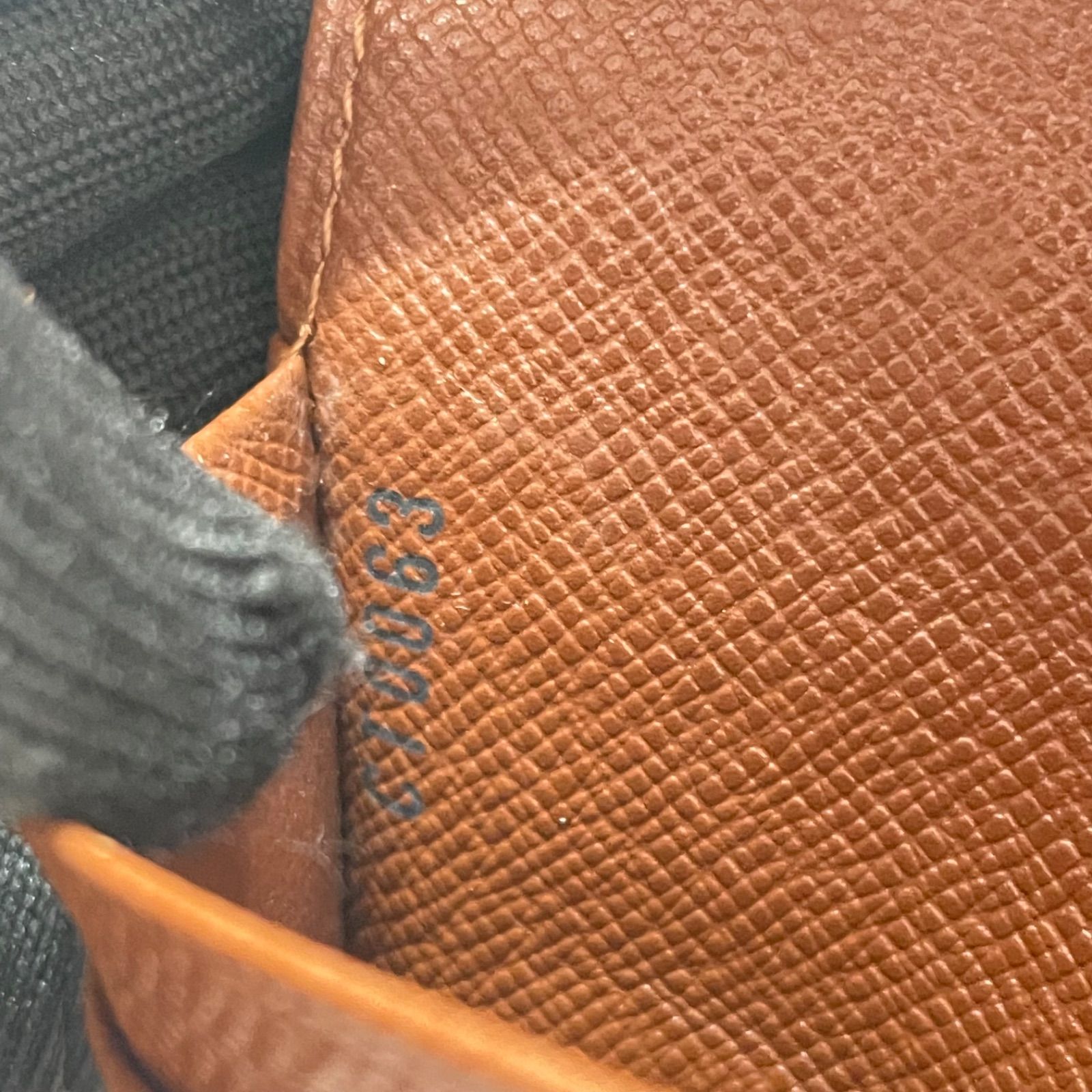 LOUIS VUITTON