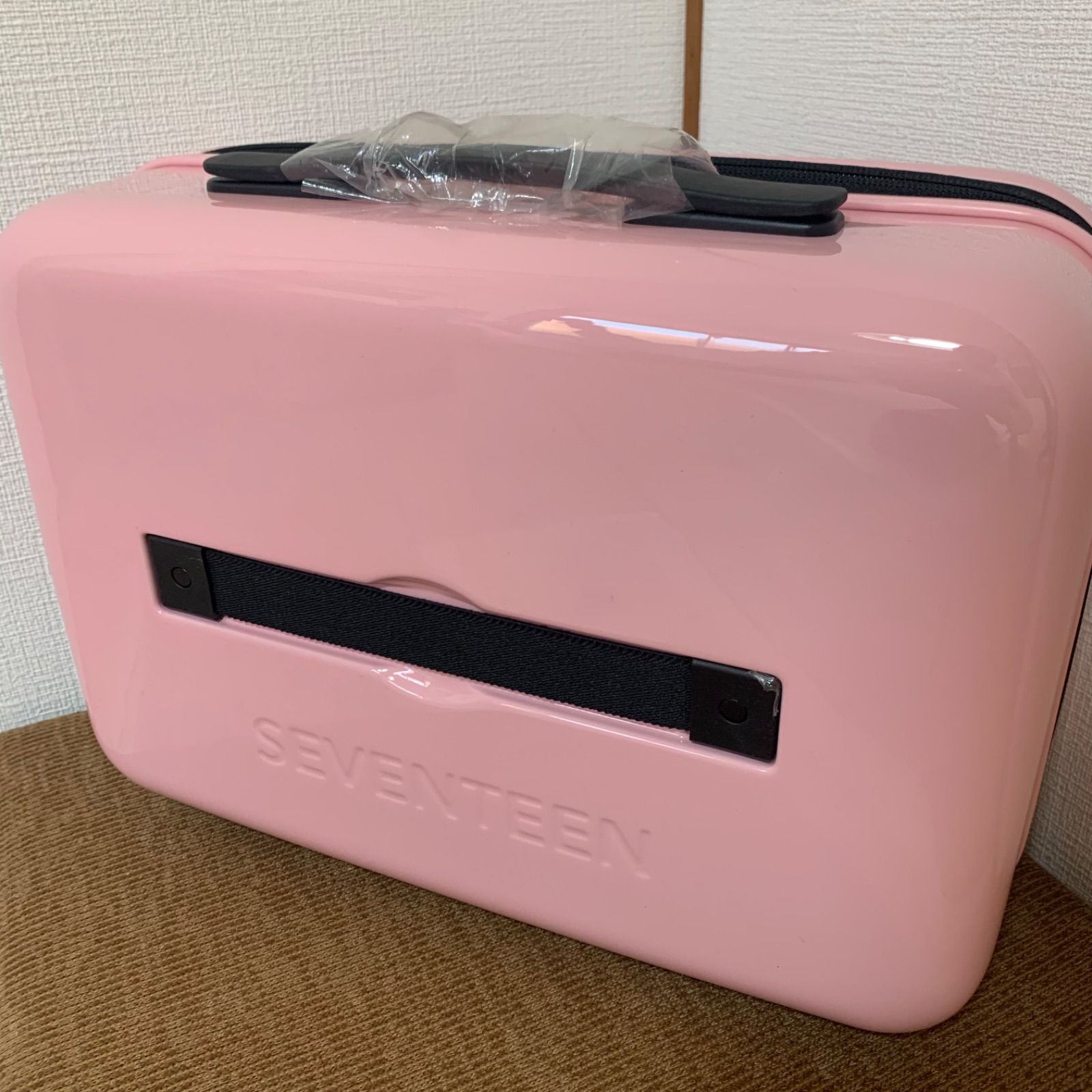 seventeen｜MINI LUGGAGE BAG (pink) - メルカリ