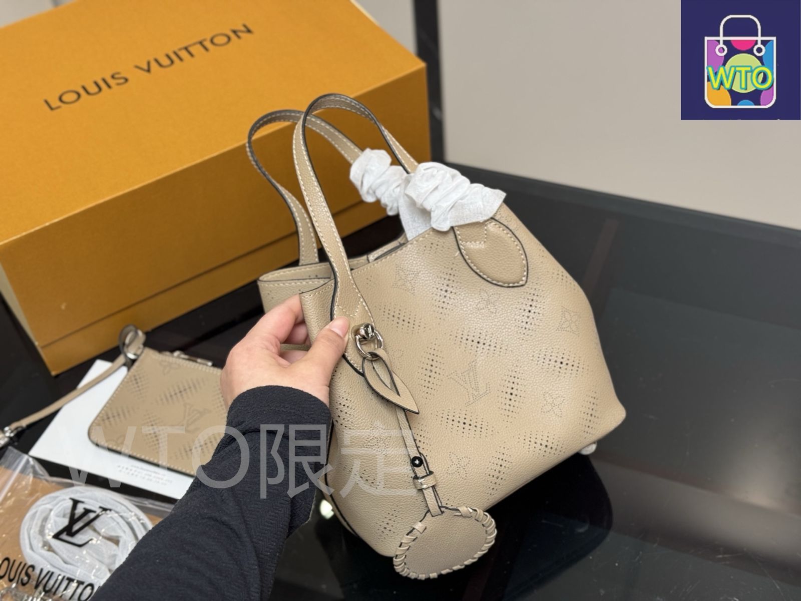 [LOUISQUATORZE]★ムーンムーントレンディ ホボバッグ★送料込 今日特価】Louis Vuitton Moon Goddess Bucket Bag