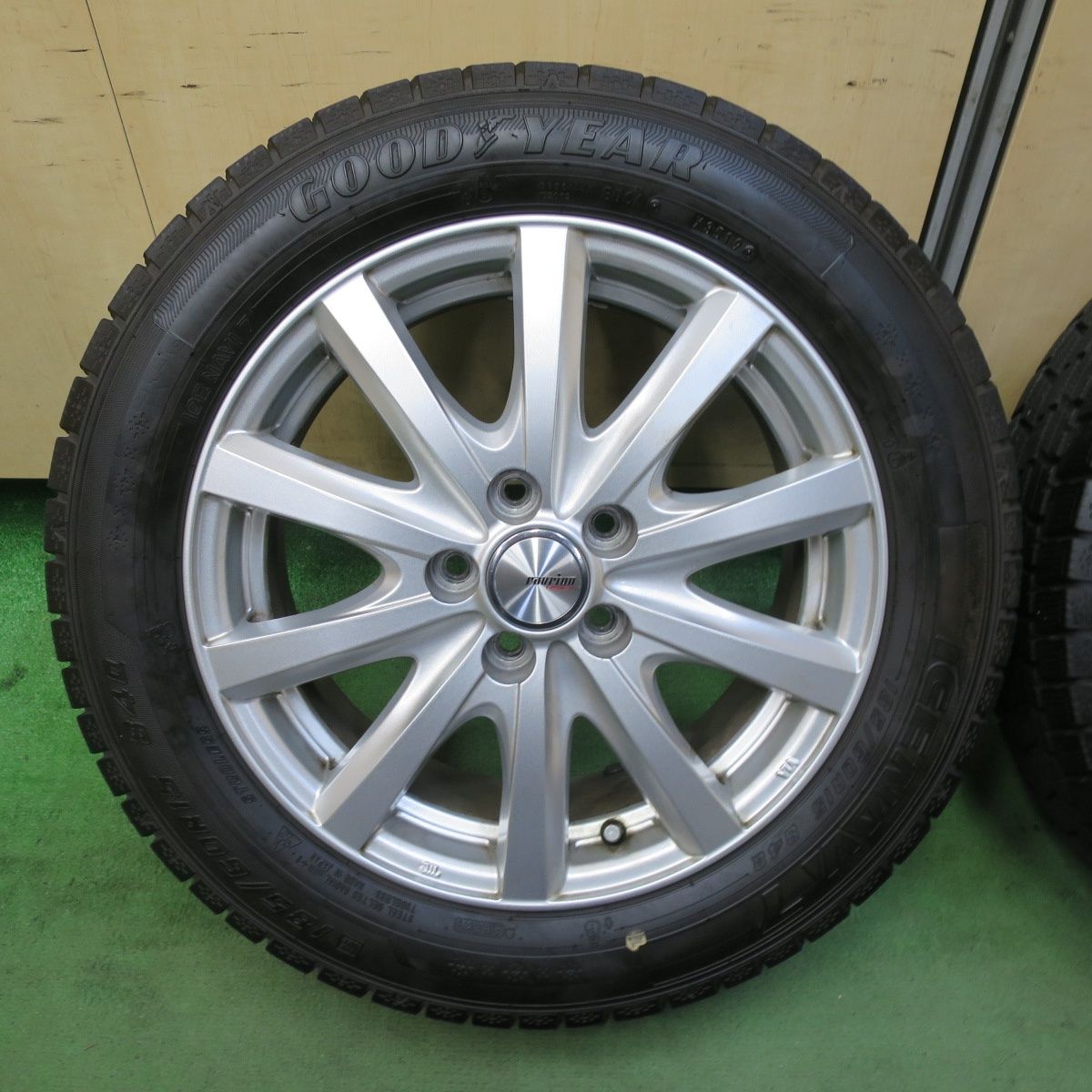 バリ溝 キレイ 9.5分 シエンタ 等 185 60R15 スタッドレス グッドイヤー アイスナビ7 ravrion RS01 ラブリオン 15インチ PCD100 5H 5092504TTス