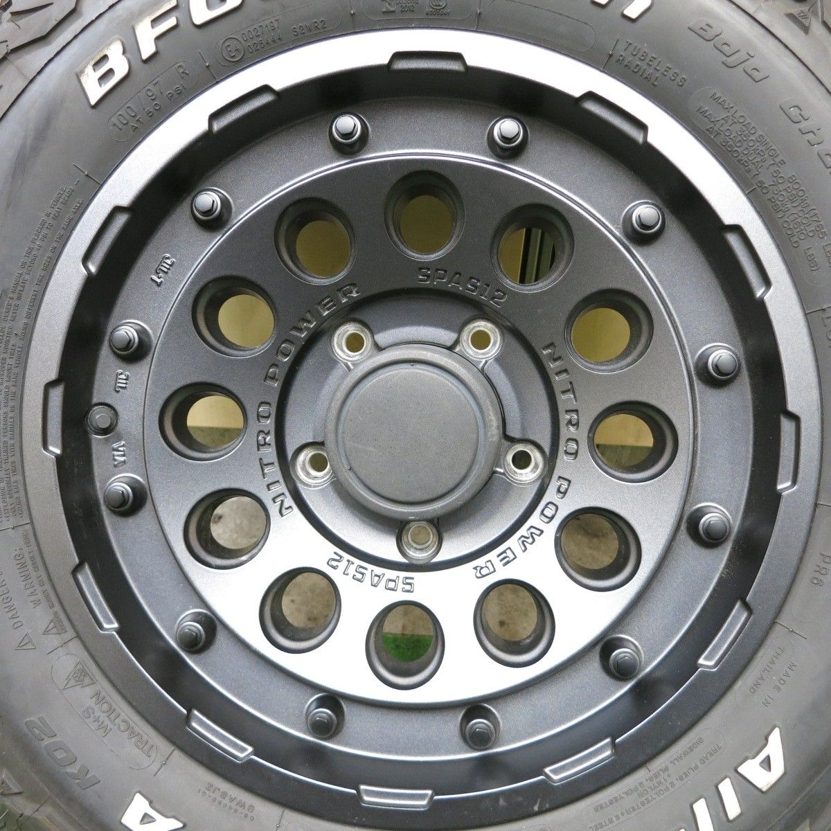 24年 1本 NITRO POWER SPAS12 H12 SHOTGUN 215 70R16 BFグッドリッチ All-Terrain T A KO2 16インチ ナイトロパワー PCD139.7 5H 5090502ナノ