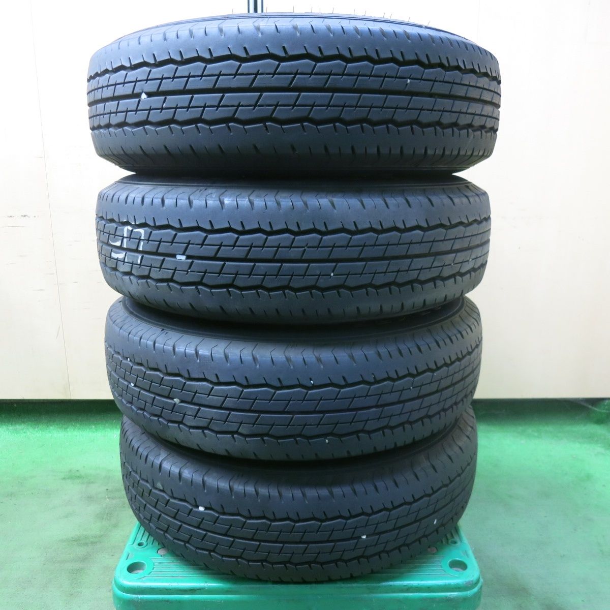 今がお得！ バリ溝 22年 9.5分 トヨタ 200系 ハイエース 純正 スチール 195 80R15 107 105N ダンロップ SP175N 15インチ PCD139.7 6H 5092003SKノ 超激安価格で大放出！