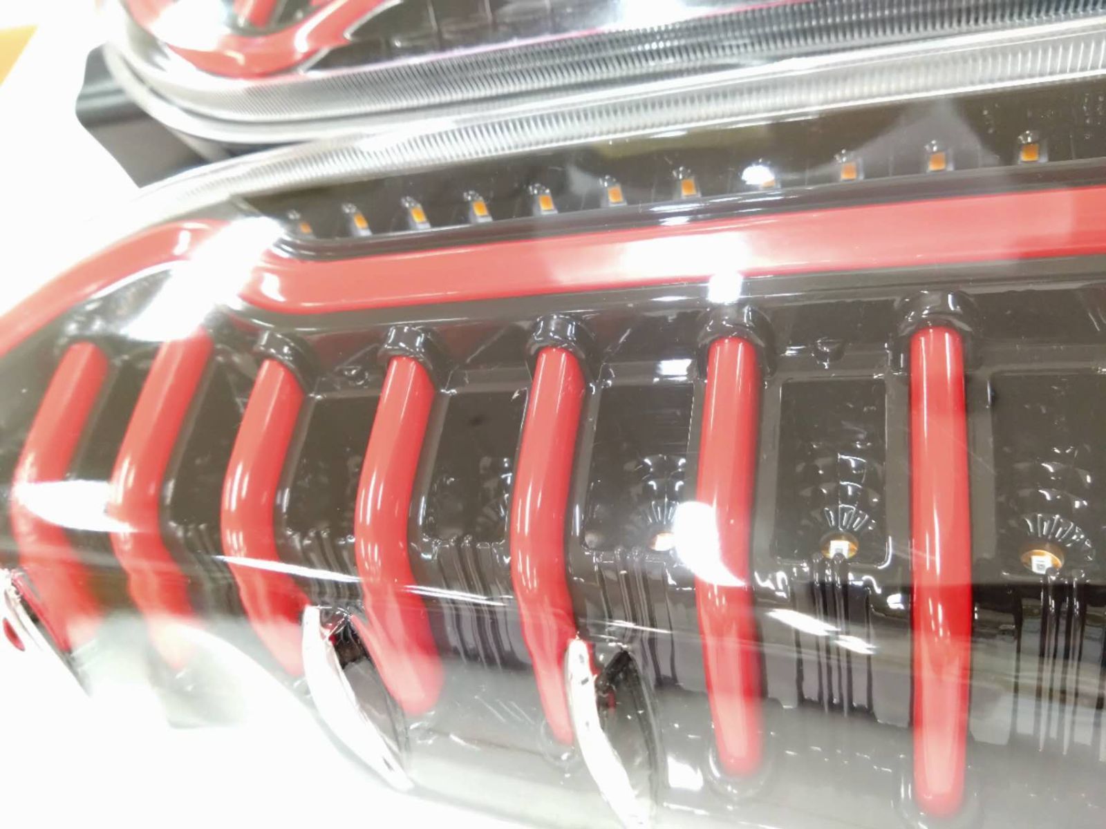 ◯ハイエース　テールランプ A1184HISTL ハイエース 200系 テールランプ LED ブラックレッド 250618