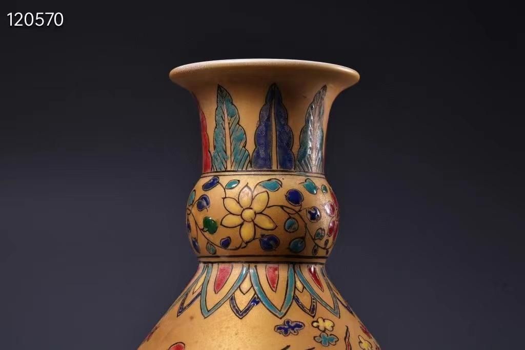 中国古美術・純手描き金陶花瓶・大明成化紋・箱付き・稀有品・ 置物・観賞瓶・文房具 中国古美術・純手描き金陶花瓶・大明成化紋・箱付き・稀有品