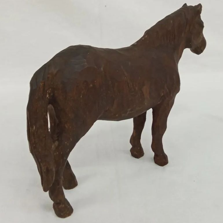 楠製 細工彫り『馬』一刀彫り置物 オブジェ 高さ22cm★時代物★ 楠製 細工彫り『馬』一刀彫り置物 オブジェ 高さ22cm☆時代物☆ 彫刻
