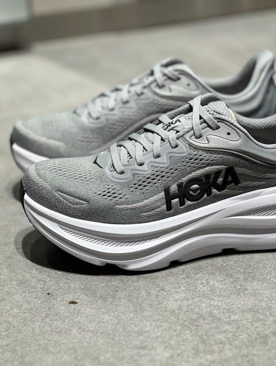 ホカオネオネ BONDI