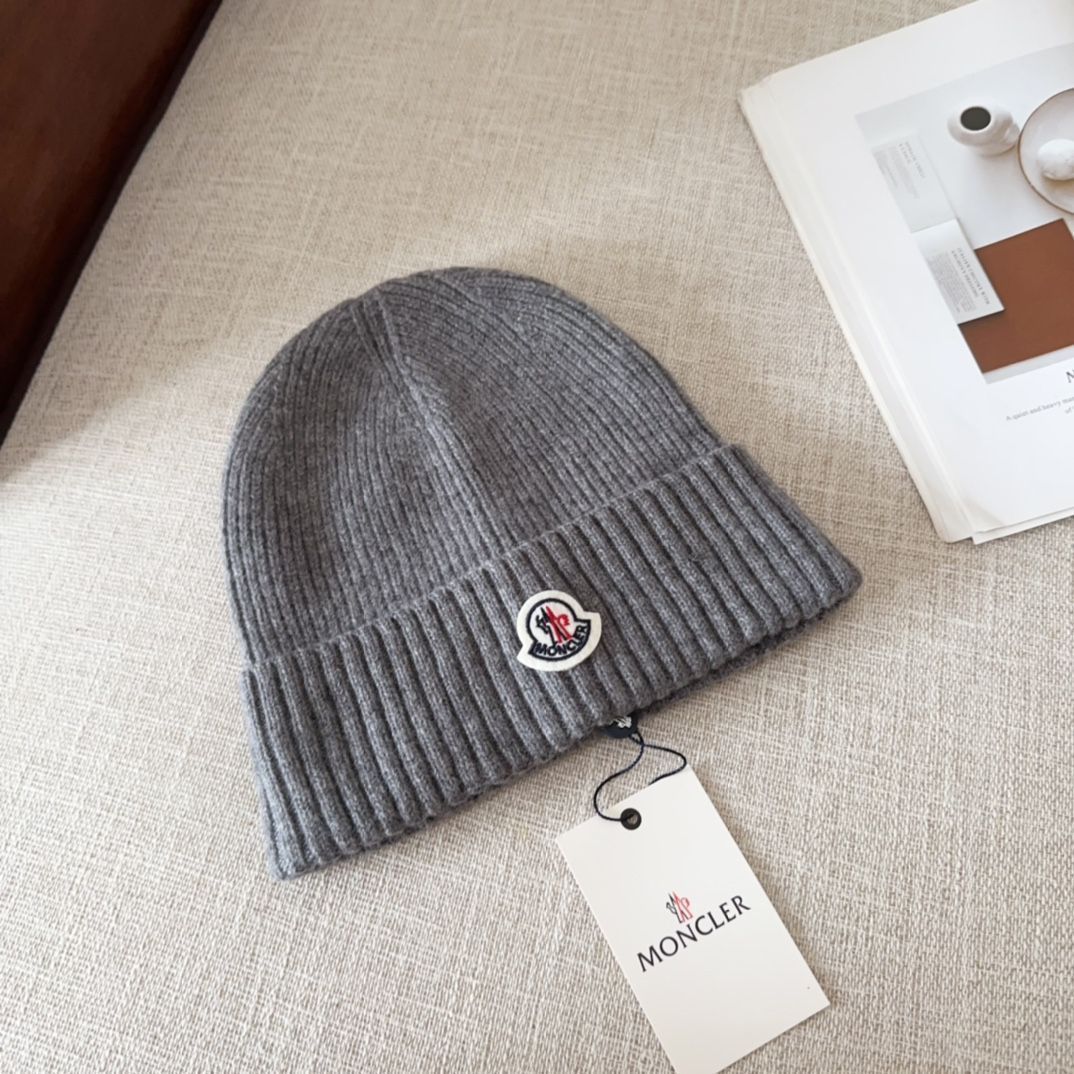 TAKE Moncler グレー ファー付きニット帽 MONCLER - 【国内正規品】モンクレール MONCLER ニットキャップ