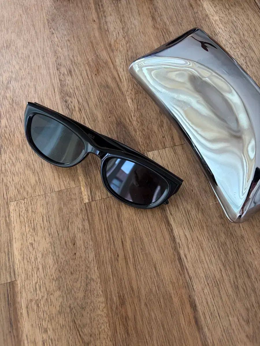 ジェントル モンスター モノクローム 01