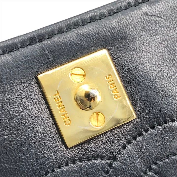 美品 CHANEL シャネル ココマーク プッシュロック マトラッセ