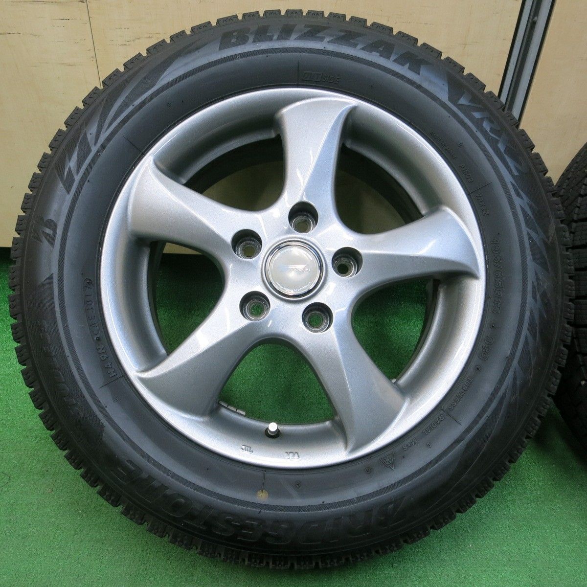 トップラン VRX2 15インチ 195/65R15 ノア ヴォクシー セレナ タイヤ 