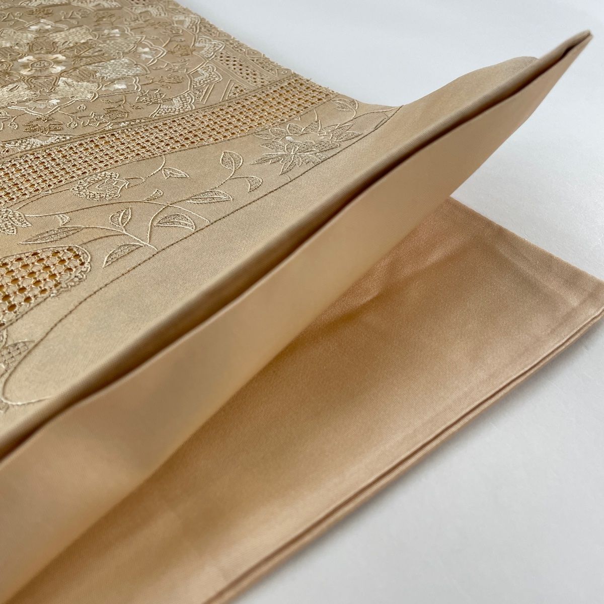 袋帯 秀品 関西仕立て 華文 草花 刺繍 金銀彩 金色 お太鼓柄 正絹