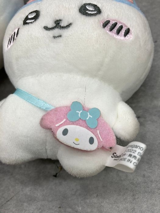 Q30 ちいかわ サンリオコラボ ぬいぐるみ ハチワレ 2点セット