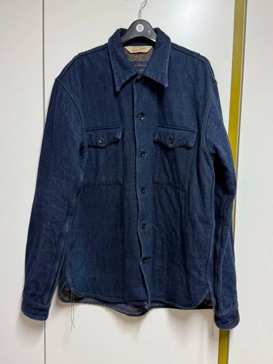 【雷市場（ポンジャン）商品韓国直送】 トロフィー クロージング 毛布 シャツ 17 サイズ （ 100 ー 105 ）