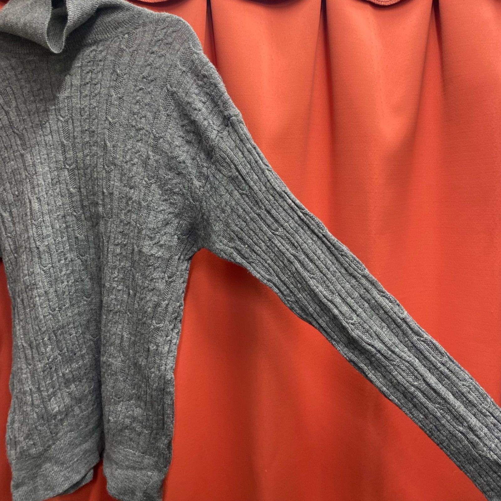 Prada タートルネック46サイズ