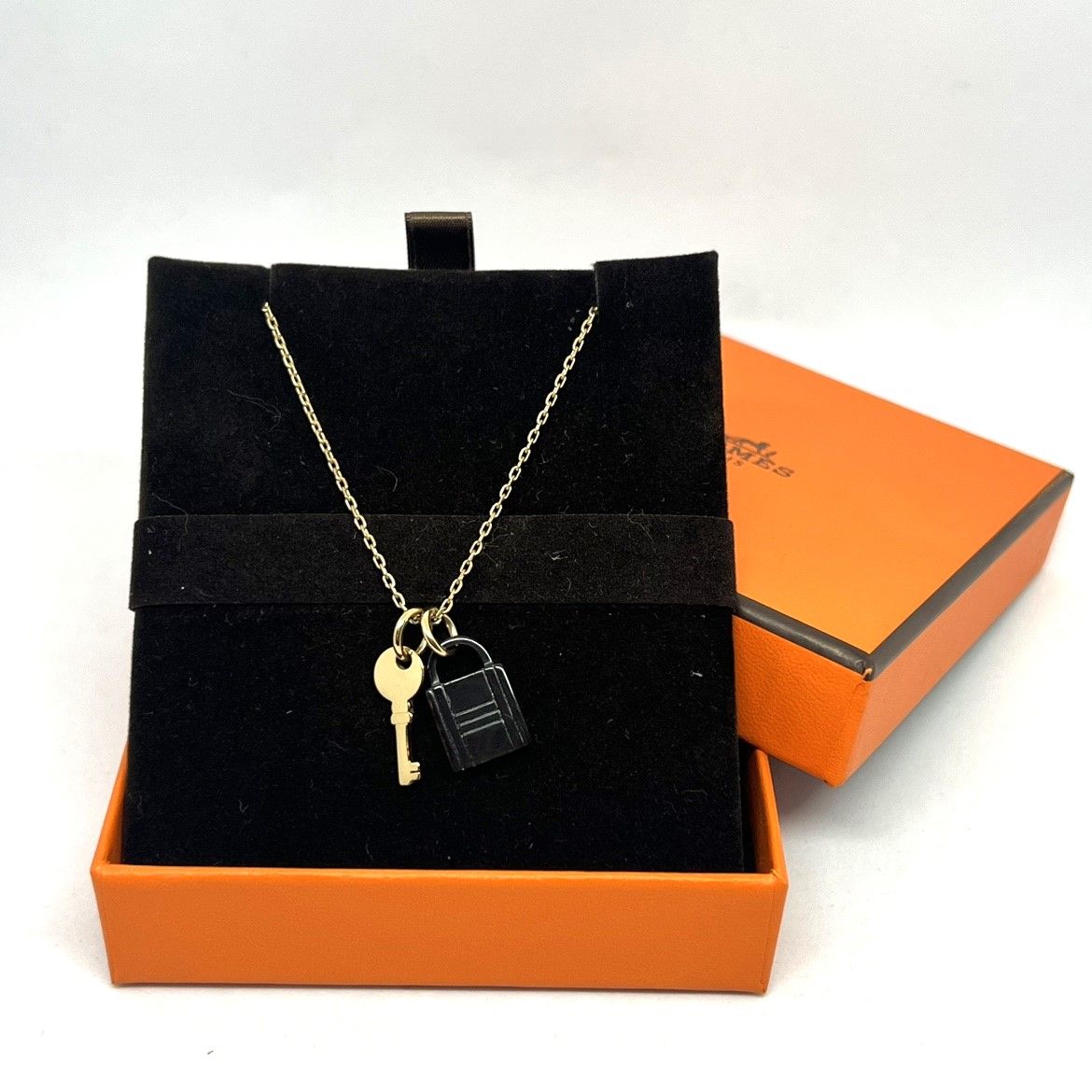 中古】 HERMES (エルメス) アミュレット カデナペンダント PM ブランド 中古】 HERMES (エルメス) アミュレット カデナペンダント PM ブランド