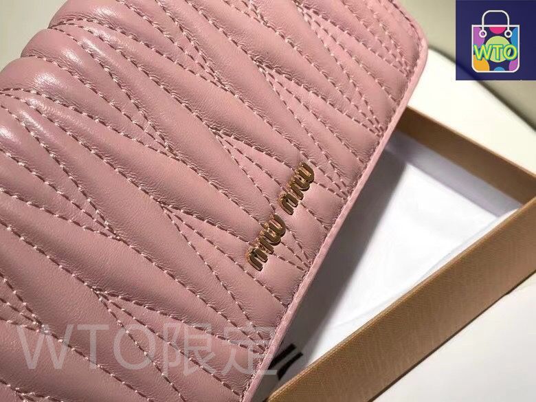 MIUMIU 長財布 新品パスケース付 210.jpg