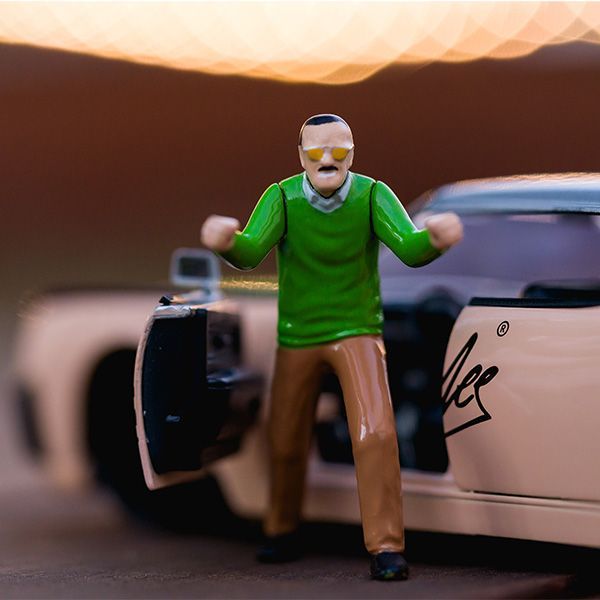 1:24 1963 LINCOLN CONTINENTAL w/ STAN LEE 【MARVEL】 - メルカリ