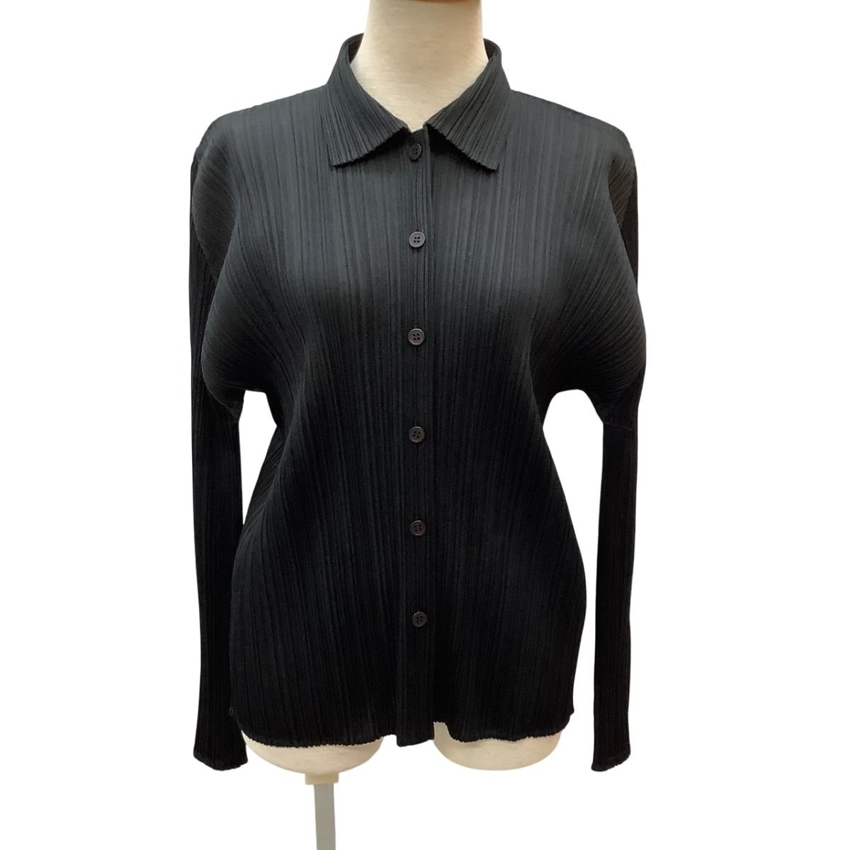 【美品】PLEATS PLEASE イッセイミヤケ サイズ3 黒 ♪♪ISSEY MIYAKE イッセイミヤケ PLEATS PLEASE シャツ SIZE 3